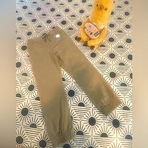 Good Staple Boy’s Tan Khaki Joggers (Sz.8) NWT